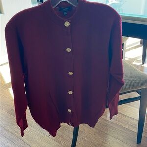 Burberry sweater size medium
